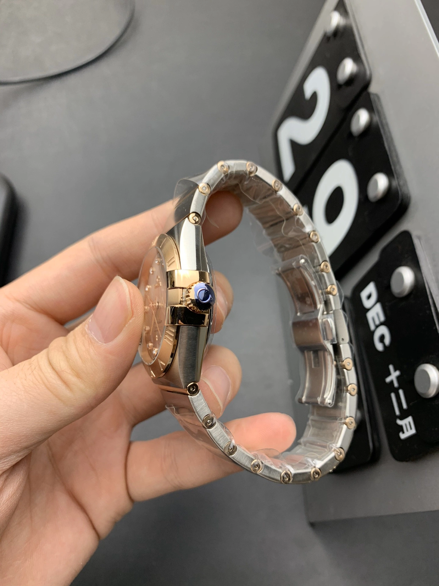 DailyWear CBD Factory Omega Constellation 38mm Two-Tone Rose Gold Diamond Dial (123.20.38.21.52.001) 1:1 Super Clone – DD8500 Movement 305